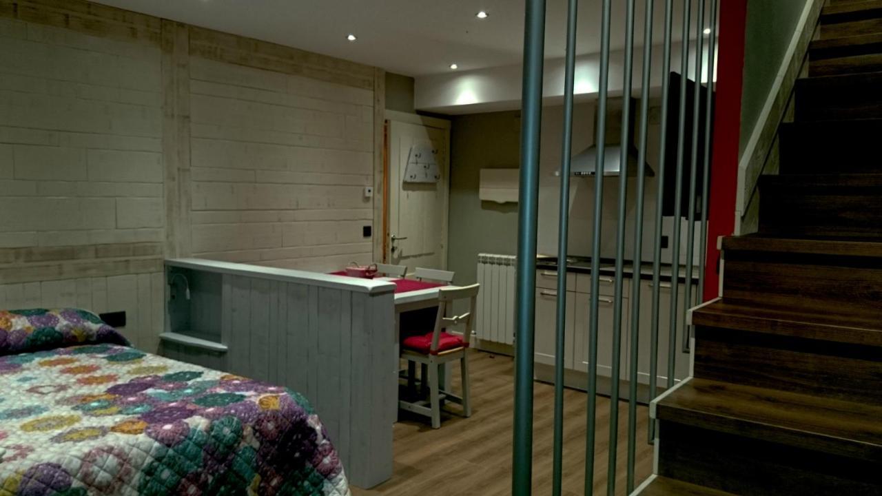 Apartamentos El Rincon De Andrea II Biescas  Eksteriør billede