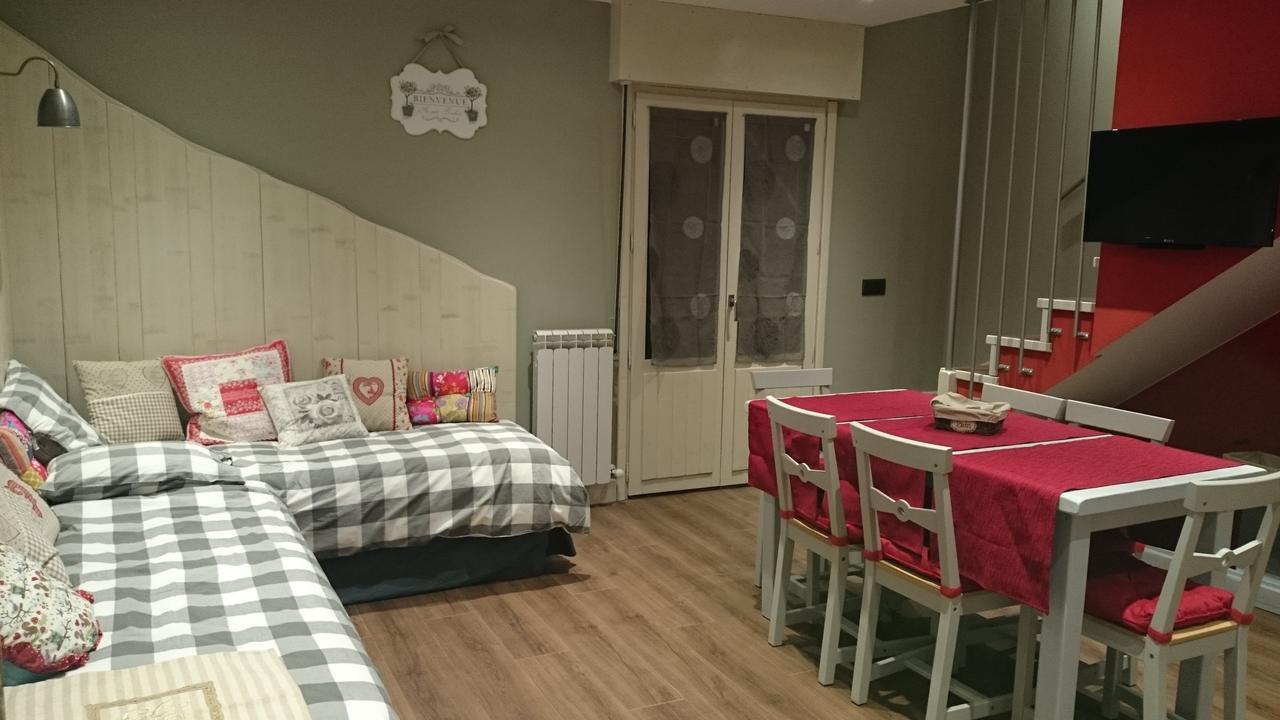 Apartamentos El Rincon De Andrea II Biescas  Eksteriør billede