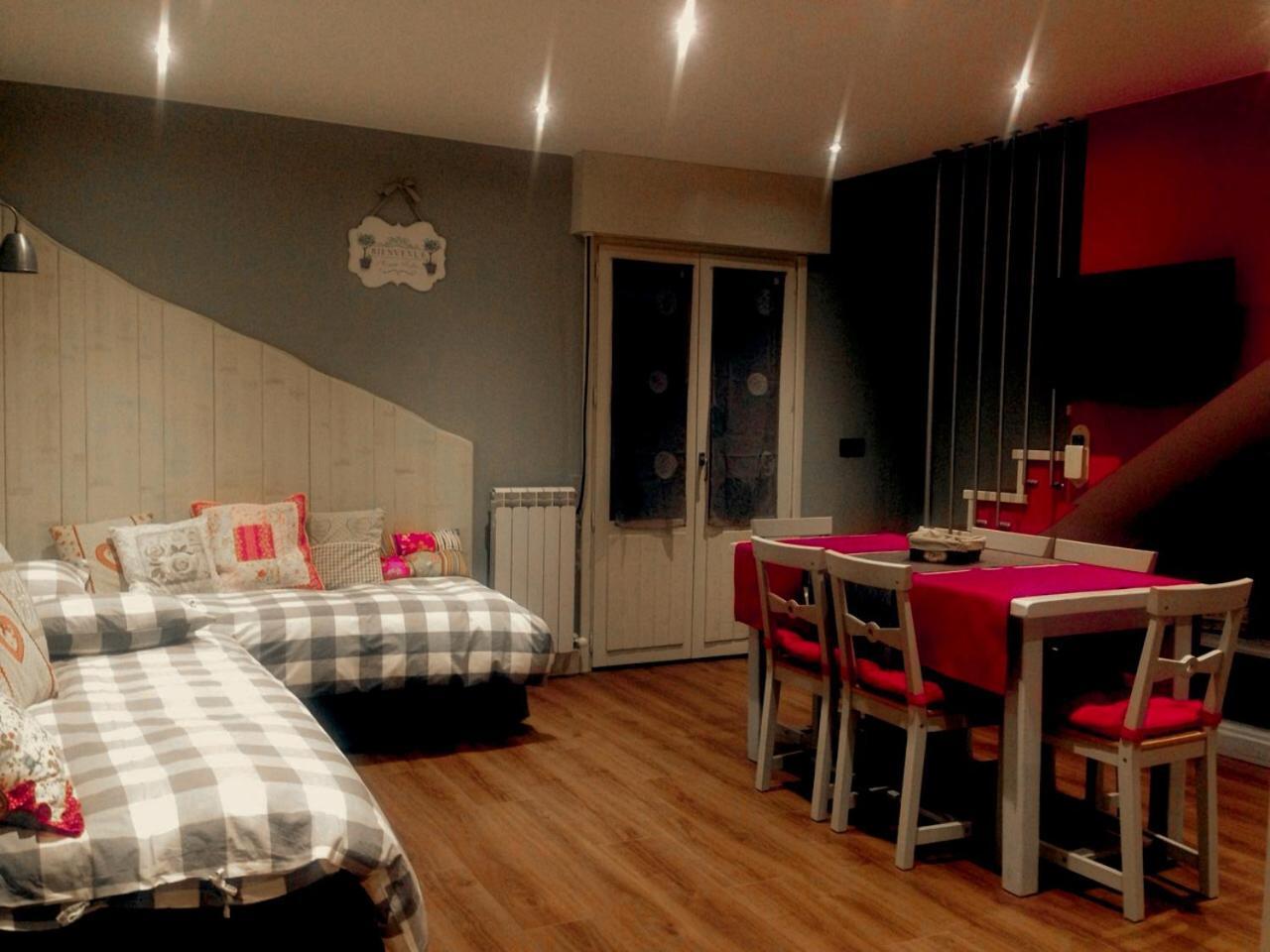 Apartamentos El Rincon De Andrea II Biescas  Eksteriør billede