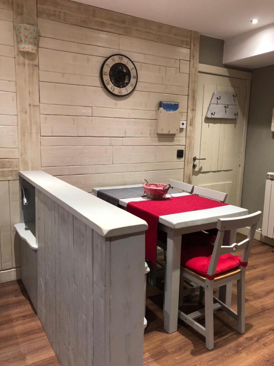 Apartamentos El Rincon De Andrea II Biescas  Eksteriør billede